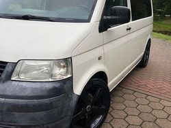 Weiß Gebraucht 2009 VW Caravelle Van / Kleinbus | 5.770 €
