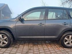Grau Gebraucht 2006 Toyota RAV4 SUV | 7.990 € (Etwas zu teuer)