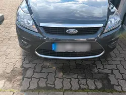 Grau Gebraucht 2011 Ford Focus Titanium Kombi | 2.800 € (Fairer Preis)