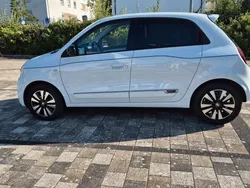 Weiß Gebraucht 2023 Renault Twingo Techno Kleinwagen | 12.900 € (Fairer Preis)