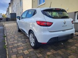 Weiß Gebraucht 2016 Renault Clio IV Intens Kleinwagen | 6.850 € (Guter Preis)