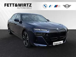 Blau Gebraucht 2025 BMW i7 Executive Limousine | 93.390 € (Guter Preis)