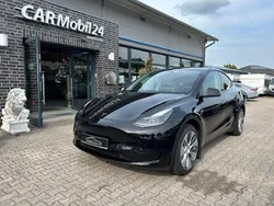 Grau (metallic) Gebraucht 2023 Tesla Model Y RWD SUV | 35.700 € (Fairer Preis)