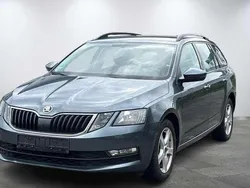 Grau Gebraucht 2017 Skoda Octavia Ambition Kombi | 13.950 € (Fairer Preis)