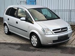 Grau Gebraucht 2004 Opel Meriva Van / Kleinbus | 2.900 € (Fairer Preis)