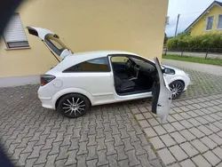 Weiß Gebraucht 2009 Opel Astra GTC Eco Coupé | 999 € (Fairer Preis)