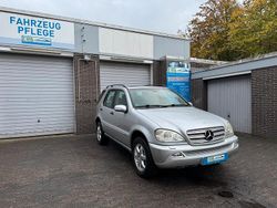 Silber Gebraucht 2004 Mercedes ML270 SUV | 7.999 €