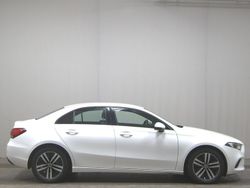 Weiss Gebraucht 2020 Mercedes A200 Style Limousine | 16.780 € (Fairer Preis)
