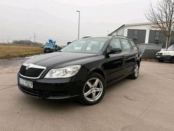 Schwarz Gebraucht 2010 Skoda Octavia Kombi | 3.900 €