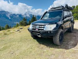 Schwarz Gebraucht 2011 Mitsubishi Pajero SUV | 36.500 €