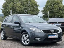 Grau Gebraucht 2011 Kia Ceed Edition 7 Limousine | 3.590 € (Fairer Preis)