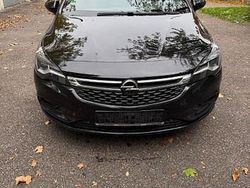 Schwarz Gebraucht 2017 Opel Astra Kombi | 8.499 € (Guter Preis)