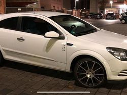 Weiß Gebraucht 2009 Opel Astra GTC Coupé | 2.399 € (Superpreis)