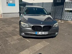 Silber Gebraucht 2009 BMW 740 Limousine | 15.499 €