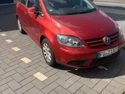 Rot Gebraucht 2005 VW Golf Plus Cross Van / Kleinbus | 2.577 € (Teuer)