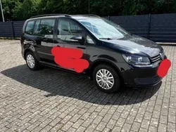 Schwarz Gebraucht 2015 VW Touran Comfortline Van / Kleinbus | 5.500 €
