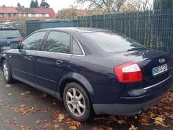 Blau Gebraucht 2001 Audi A4 Limousine | 700 € (Superpreis)