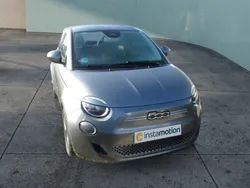 Schwarz Gebraucht 2022 Fiat 500e Icon Limousine | 17.190 € (Guter Preis)