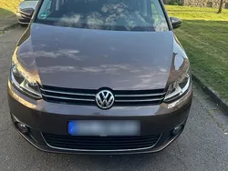 Braun Gebraucht 2014 VW Touran Van / Kleinbus | 7.000 € (Fairer Preis)