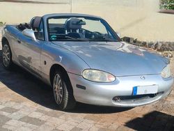Silber Gebraucht 1999 Mazda MX5 Cabrio | 2.300 € (Fairer Preis)