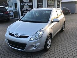 Silber Gebraucht 2012 Hyundai i20 Limousine | 5.200 € (Fairer Preis)