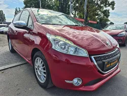 Rot Gebraucht 2015 Peugeot 208 Style Kleinwagen | 7.899 € (Fairer Preis)