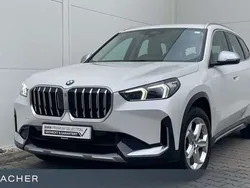 Mineralweiß metallic Gebraucht 2022 BMW X1 xLine SUV | 35.899 € (Teuer)