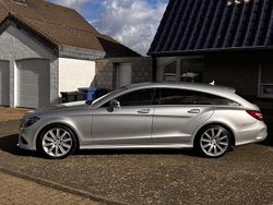 Grau Gebraucht 2015 Mercedes CLS350 Kombi | 39.999 €