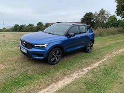 Blau Gebraucht 2019 Volvo XC40 R-Design SUV | 25.300 € (Guter Preis)