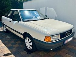 Weiß Gebraucht 1990 Audi 80 Limousine | 3.750 €