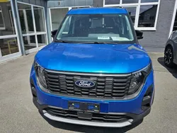 Blau Gebraucht 2024 Ford Tourneo Courier Active Van / Kleinbus | 23.499 €
