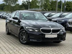 Schwarz Gebraucht 2022 BMW 318 Limousine | 23.950 € (Etwas zu teuer)