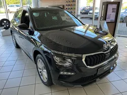 Schwarz Neu 2024 Skoda Kamiq Selection SUV | 33.490 € (Teuer)
