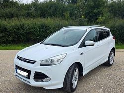 Weiß Gebraucht 2015 Ford Kuga Individual SUV | 7.990 € (Fairer Preis)