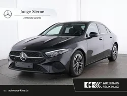 Lack kosmosschwarz Gebraucht 2024 Mercedes A200 Progressive Limousine | 31.400 € (Fairer Preis)