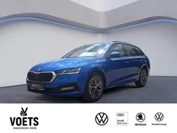 Blau Gebraucht 2022 Skoda Octavia Clever Kombi | 23.488 € (Guter Preis)