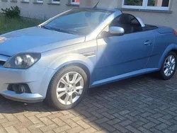 Blau Gebraucht 2005 Opel Tigra Cabrio | 2.580 € (Fairer Preis)