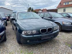 Grün Gebraucht 2001 BMW 530 Exclusive Limousine | 1.699 €