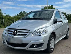 Silber Gebraucht 2010 Mercedes B180 Van / Kleinbus | 6.599 € (Fairer Preis)