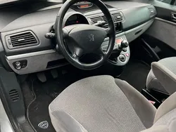 Grau Gebraucht 2010 Peugeot 807 Van / Kleinbus | 2.950 € (Fairer Preis)