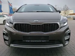 Braun Gebraucht 2017 Kia Carens Spirit Van / Kleinbus | 12.000 € (Fairer Preis)