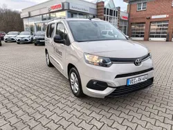Sandstein Gebraucht 2022 Toyota Proace Verso Team Kombi | 29.900 € (Fairer Preis)