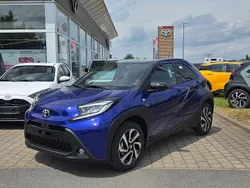Juniper blue / night sky black Neu 2025 Toyota Aygo Kleinwagen | 19.390 €