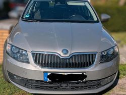 Beige Gebraucht 2014 Skoda Octavia Kombi | 8.950 € (Superpreis)