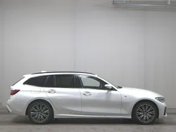 Weiss Gebraucht 2020 BMW 320 M Sport Kombi | 25.480 € (Superpreis)