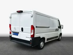 Lackierung weiss icy Gebraucht 2023 Opel Movano Van | 19.890 €