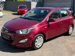 Rot Gebraucht 2014 Hyundai i20 Limousine | 4.900 € (Fairer Preis)