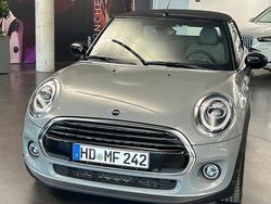 Grau Gebraucht 2021 Mini Cooper Classic Kleinwagen | 22.900 € (Teuer)