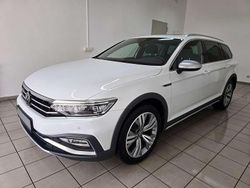 Weiß Gebraucht 2022 VW Passat Alltrack Kombi | 27.990 € (Guter Preis)