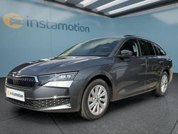 Grau Gebraucht 2025 Skoda Octavia Kombi | 31.799 € (Guter Preis)